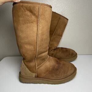 UGG Australia Classic Tall Boots Womens 8 Chestnut Suede Sheepskin Lined Shoes
